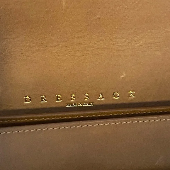 Elegant Brown Leather Shoulder Bag - Picture 7 of 9